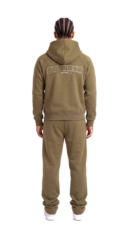Chrome Tracksuit Khaki am Model, hinten