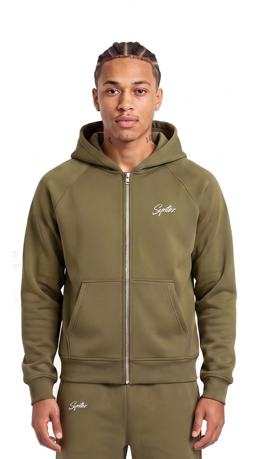 Chrome Zipper Khaki am Model, vorne