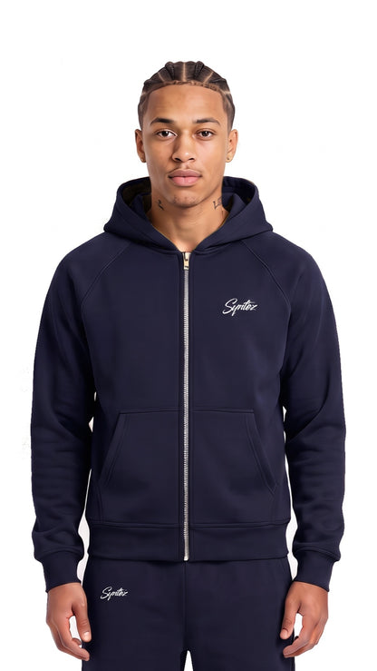 Chrome Zipper Navy Blue am Model, vorne