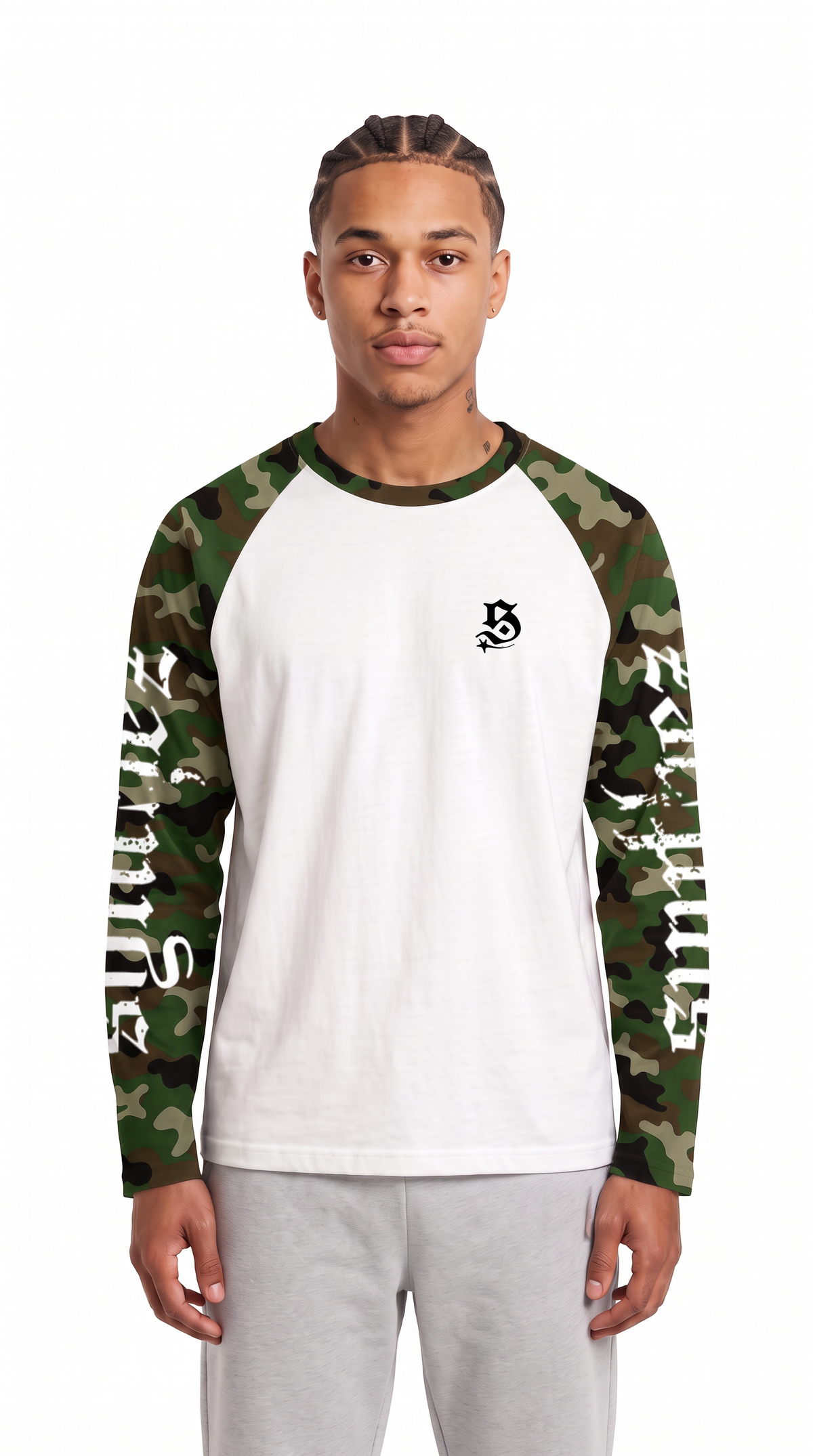 Longsleeve Camouflage Green an Model, Frontansicht