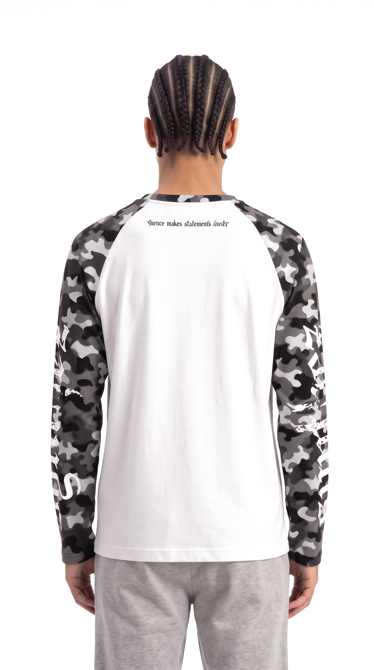 Longsleeve Camouflage Black an Model, Rückansicht