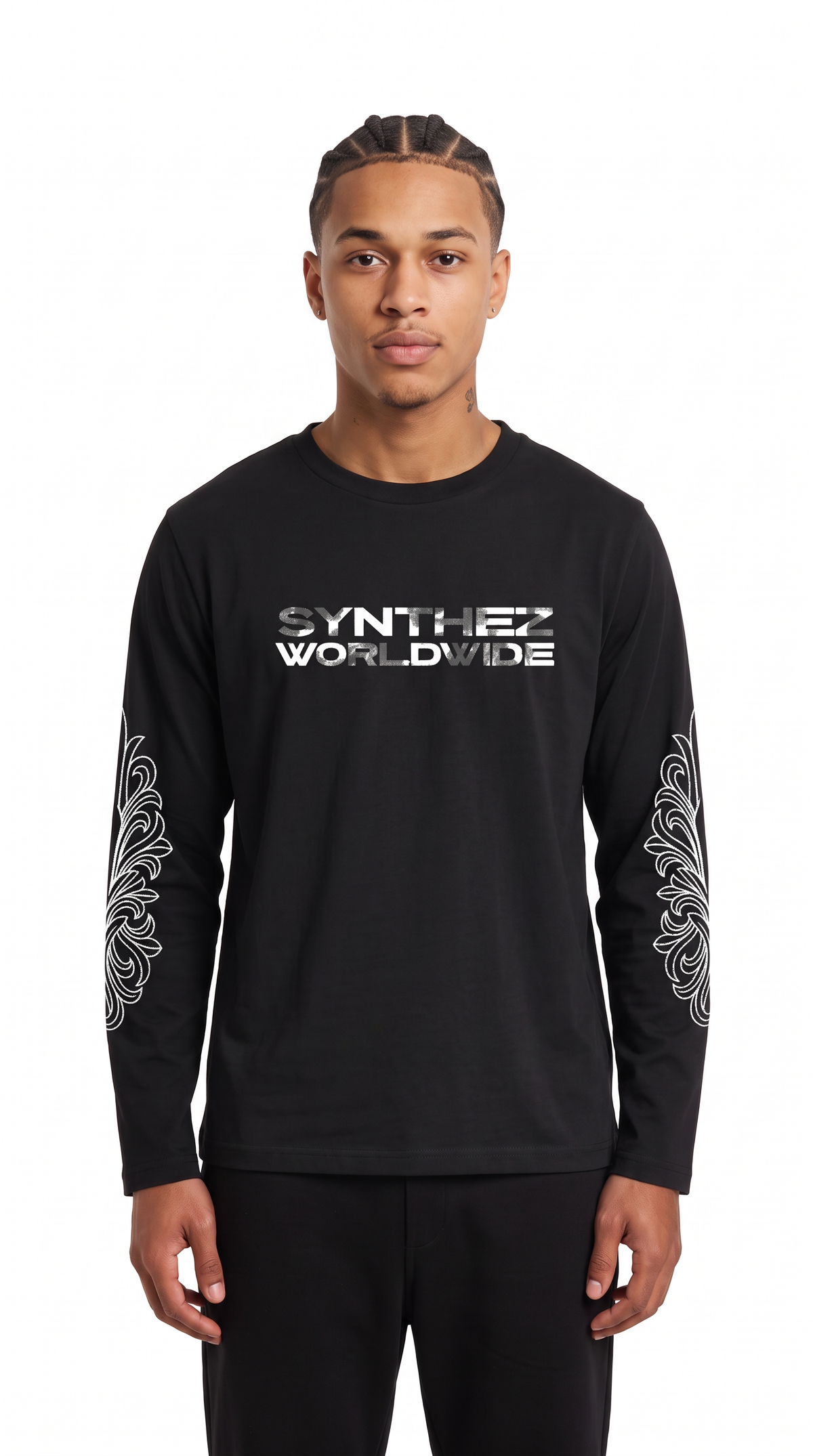 Longsleeve Worldwide Black an Model, Frontansicht